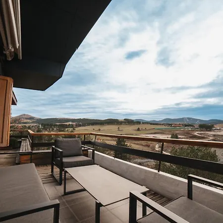 Craftsman Apartment *